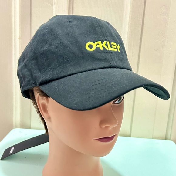 NWT Oakley Adjustable Strap Hat Cap - Picture 2 of 10